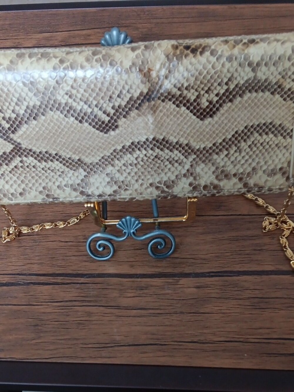 Supreme Handbag from 1970. Snakeskin Clutch With Optional Chain - Picture 9 of 11